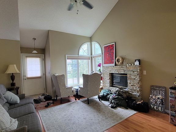 4th image of 1137 Pecks Woods Dr