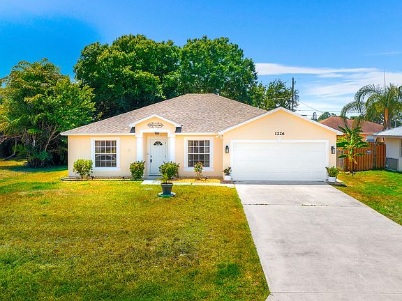 2nd image of 1226 SW Asturia Avenue