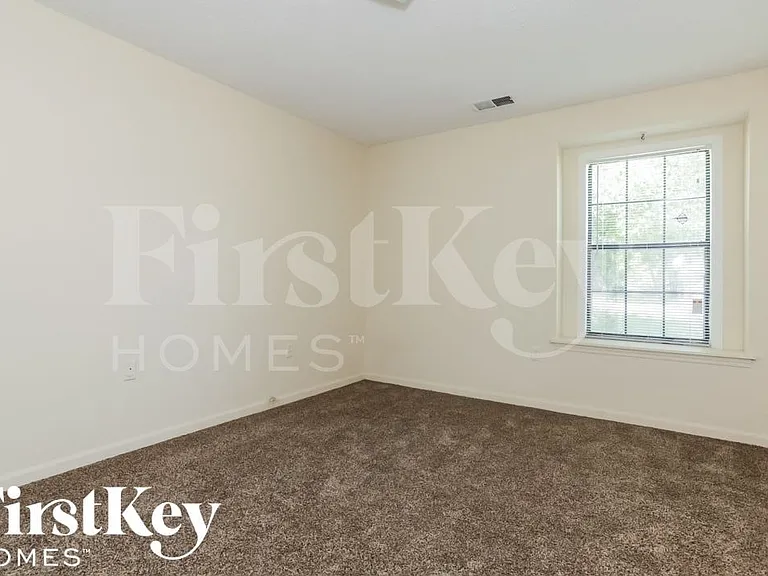 4877 Summitridge Dr — Photo 5