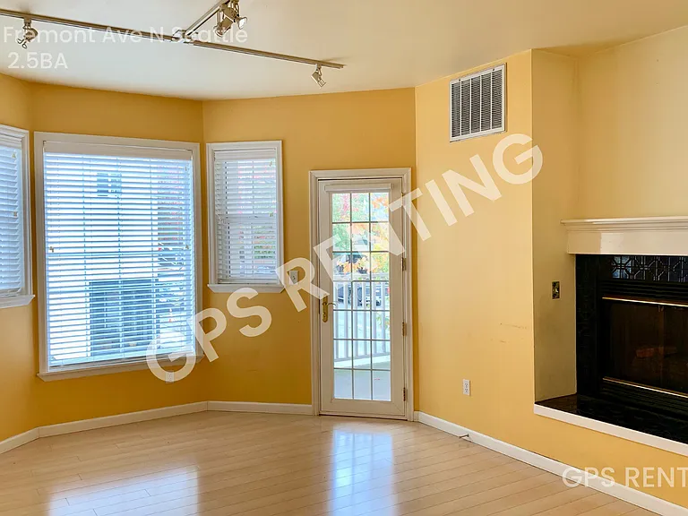 4139 Fremont Ave N — Photo 3