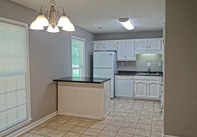 111 Scarlet Oak Cir — Photo 3