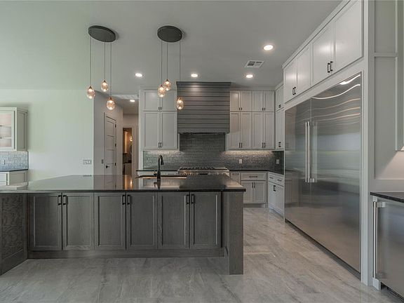 4th image of 7422 Dutton Dr