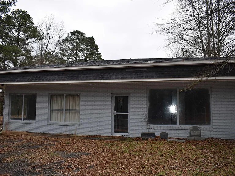 835 Temple Ave S — Photo 3