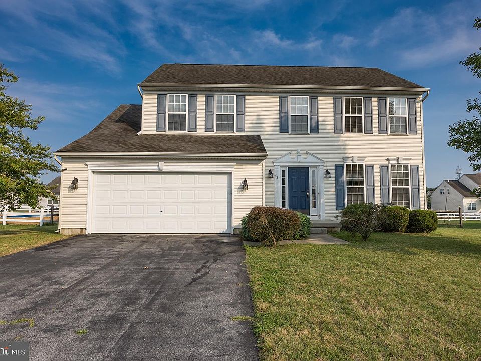 1st image of 48 White Birch Dr