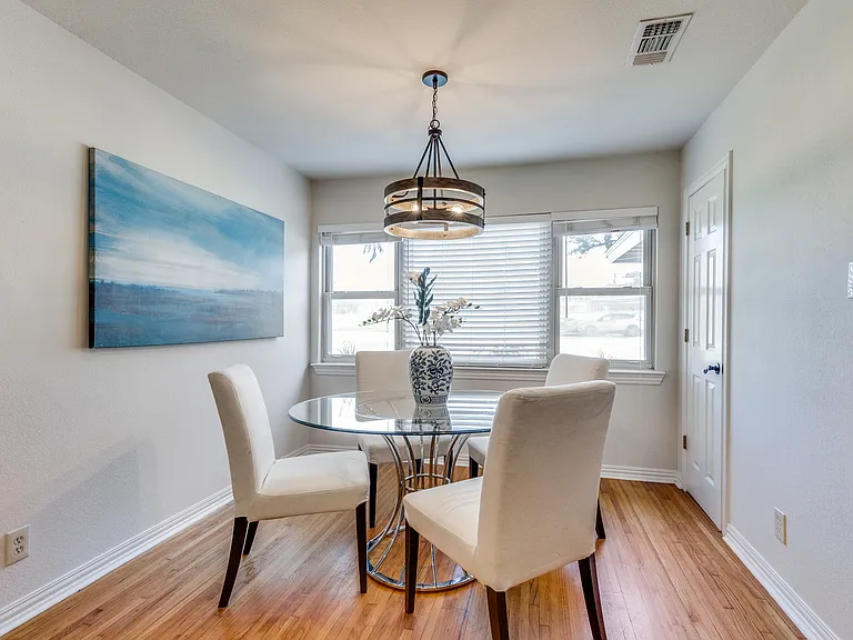 4517 Donnelly Ave — Photo 10