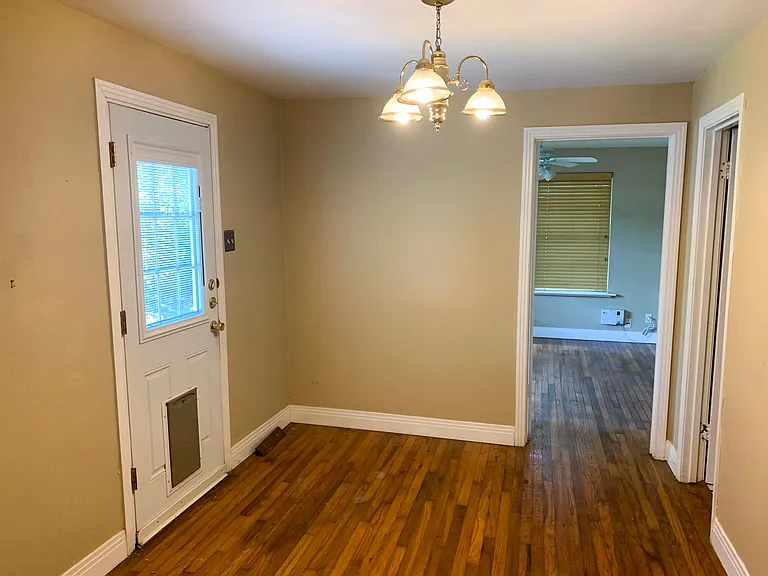 1002 W Saint Johns Ave — Photo 10