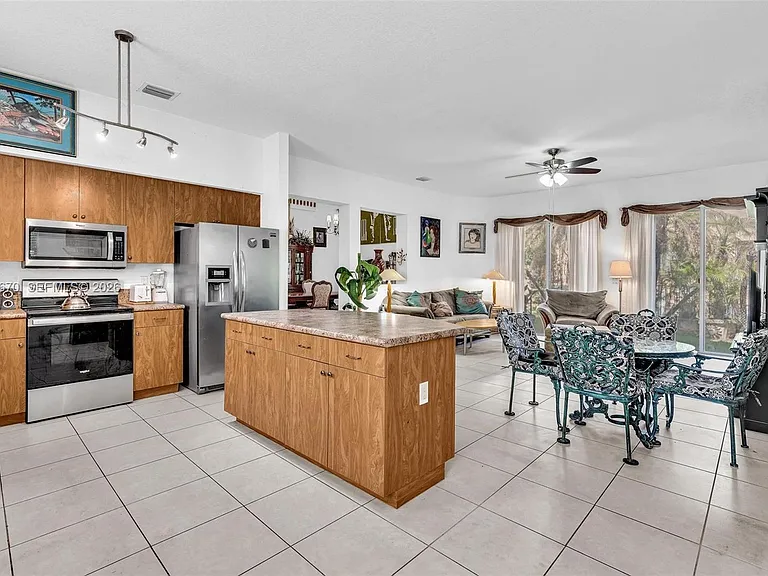 14044 SW 54th St — Photo 32