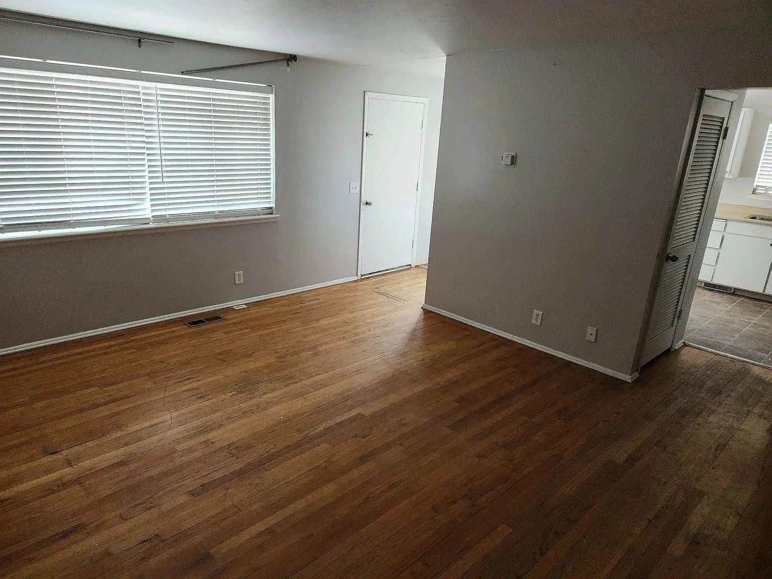 Millcreek Duplex with Yard — Photo 2