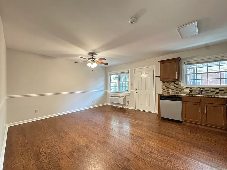 177 12th St NE #A8 — Photo 18