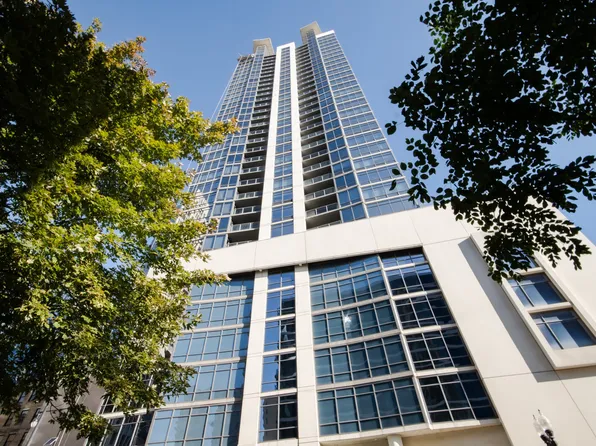 100 E 14th St APT 1904, Chicago, IL 60605