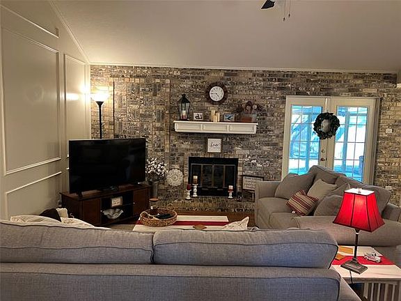 5th image of 2902 Rex Allen Dr