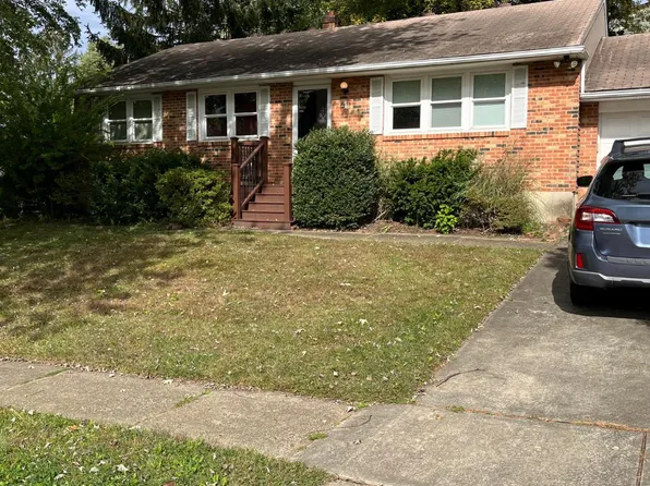 4 Vansant Rd, Newark, DE 19711