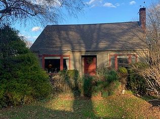 12 Middlesex Ave, Chester, CT 06412