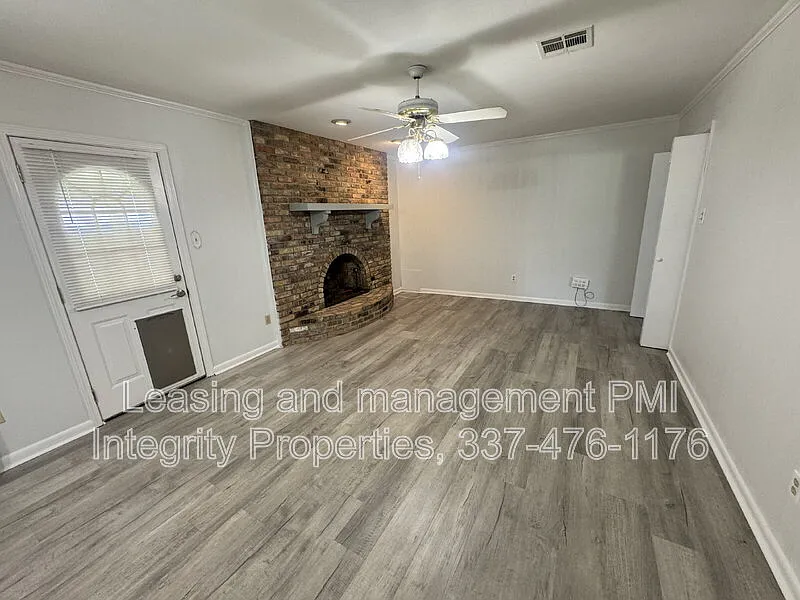 3 bed, 2.0 bath, 1422 sqft, $1,550 — Photo 4