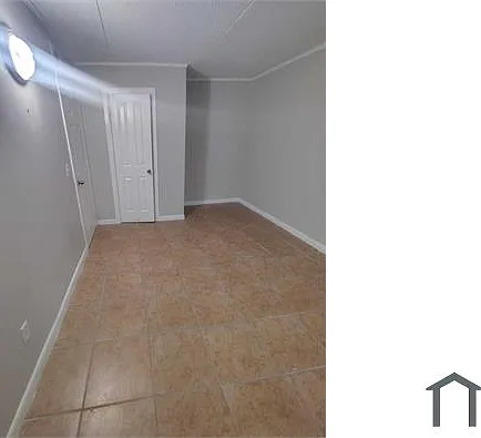 2851 Sophia St #9 — Photo 8