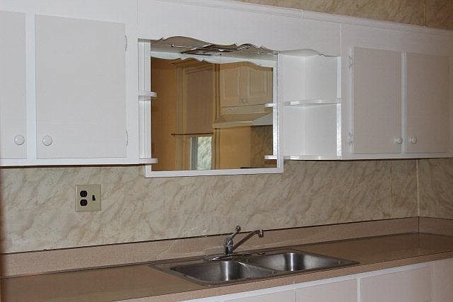 2nd image of 32 Clay St