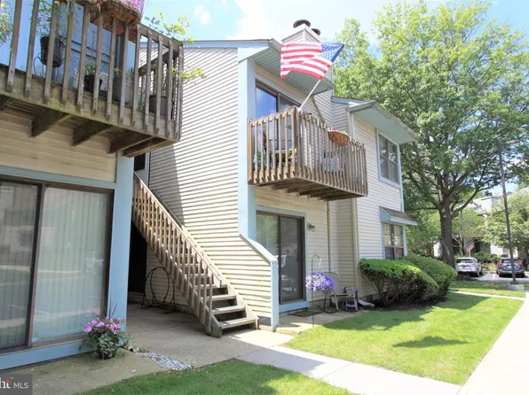 101 Ashton Ct #101, West Deptford, NJ 08051