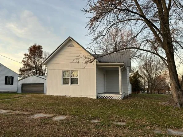805 E Smallwood St, Edina, MO 63537