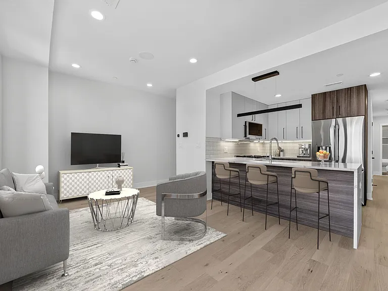 2440 Ontario Rd NW #8 — Photo 3