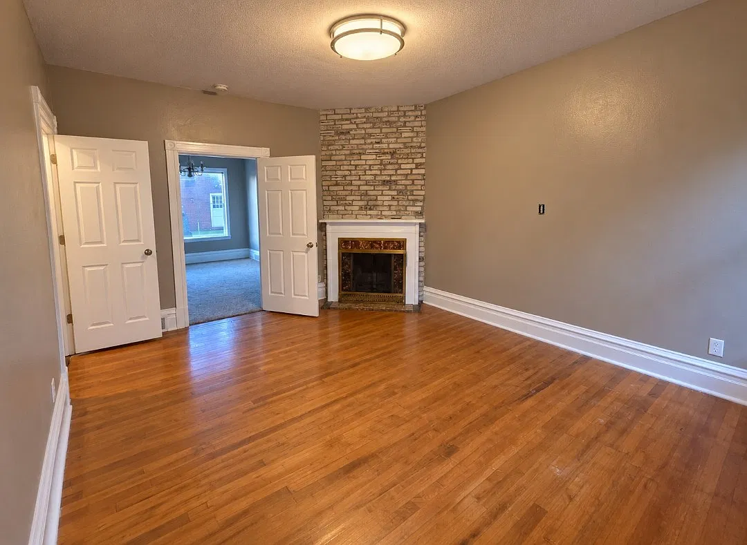 2 bed, 1250 sqft, $1,700 — Photo 2