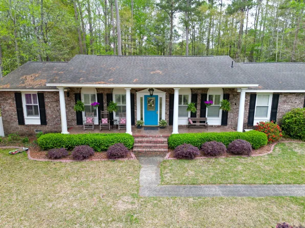 202 Woodland Dr, Summerville, SC 29485