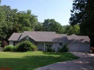 2 Racoon Ridge Dr, Wentzville, MO 63385