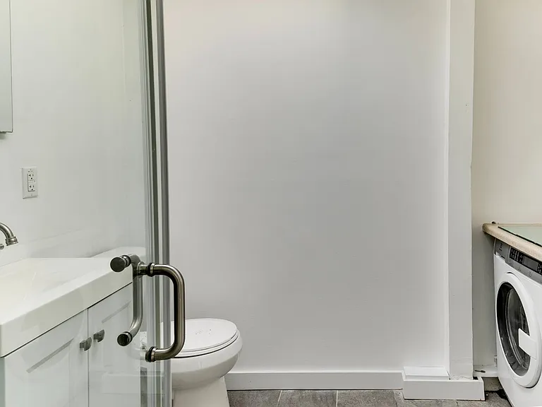26 Washington Ave — Photo 5