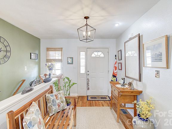 4th image of 737 Woodbine Rd