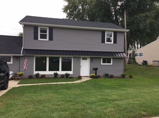 7 Thistle Rd, Levittown, PA 19056