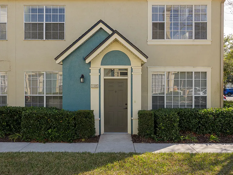 13700 Richmond Park Dr N #1105 — Photo 2
