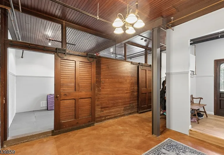 12 Forest Ave — Photo 6
