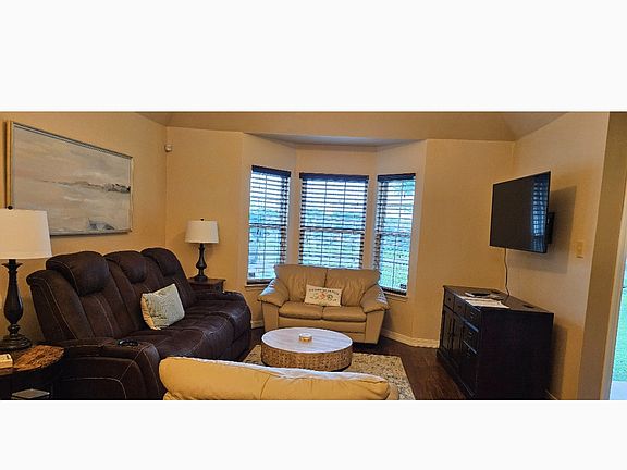 4th image of 214 Mill Creek Dr Unit A