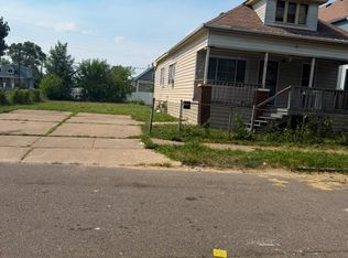 2409 Cody St, Hamtramck, MI 48212