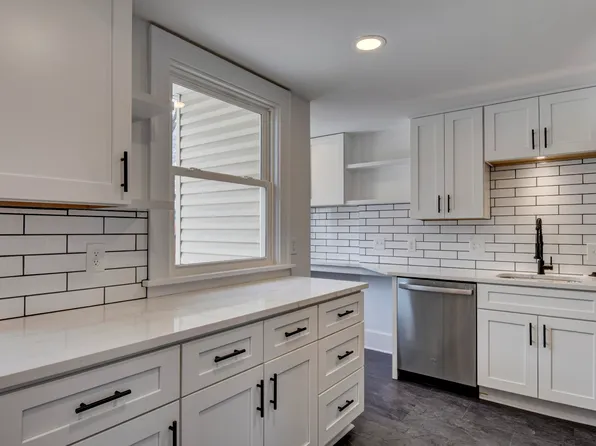 133 N 43rd St, Omaha, NE 68131