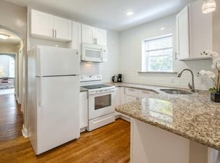 614 Pine St APT 2R, Philadelphia, PA 19106