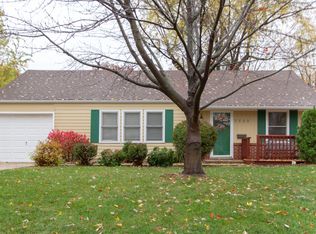 7525 Eaton St, Prairie Village, KS 66208