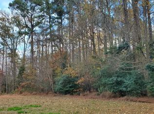 11 & 12 Navajo Rd, Kilmarnock, VA 22482