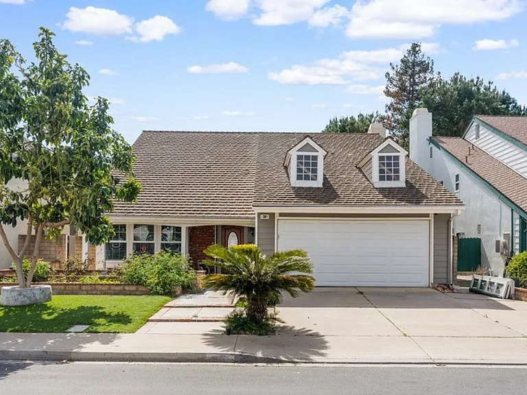 38 Carver — Photo 1