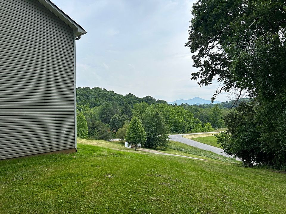 220 Tf Kirkpatrick Way APT B, Candler, NC 28715 Zillow