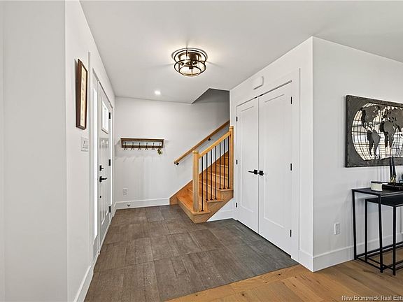 2nd image of 11 Renoir St