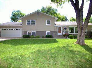 1202 Mitchell Pl, Fergus Falls, MN 56537
