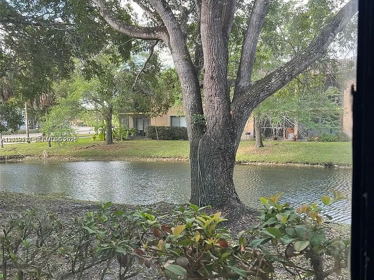 183 Lakeview Dr #103 — Photo 11