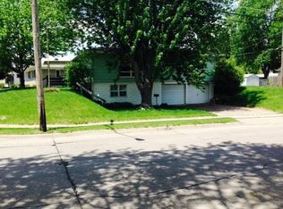 2032 Jebens Ave, Davenport, IA 52804