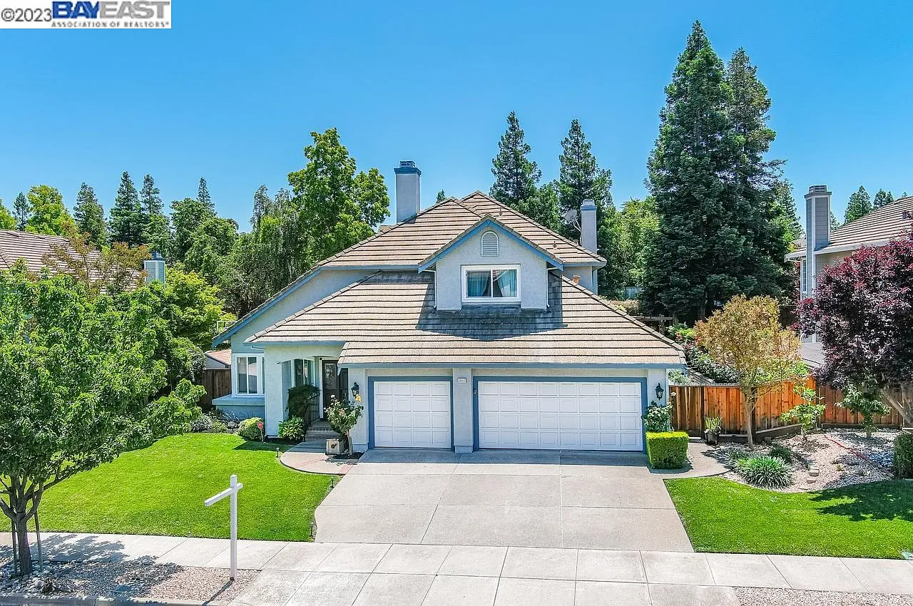 3837 Hillside Ave photo 1