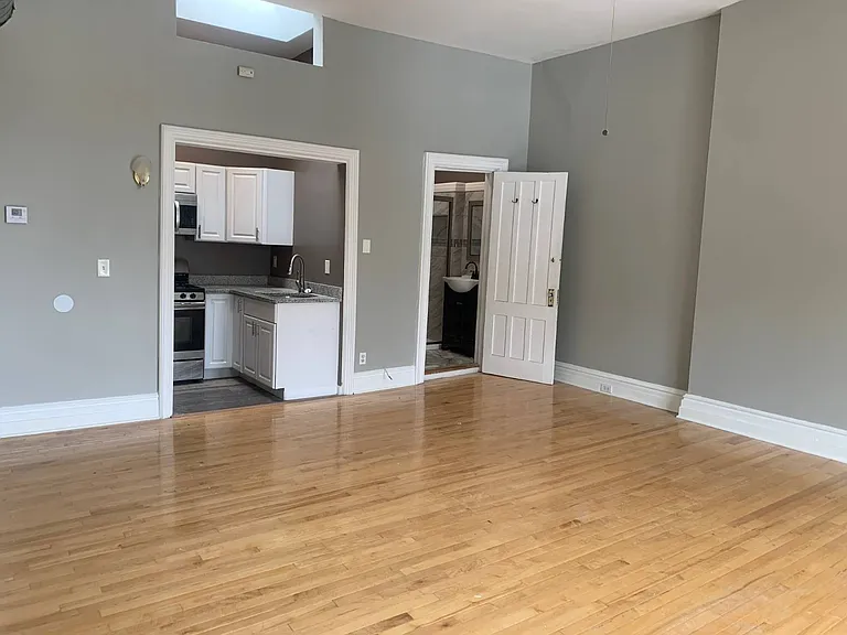 21 Elk St #401 — Photo 4