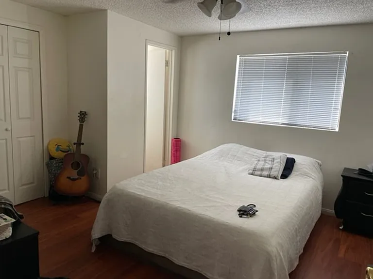 792 Termino Ave #B — Photo 17