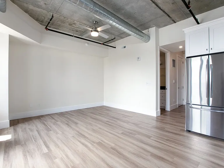 300 East Apartments — Photo 71