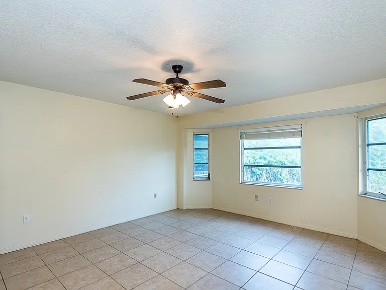 504 Vannell St — Photo 15