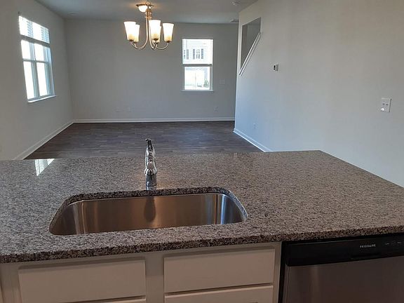 3rd image of 2642 Alamanda Dr