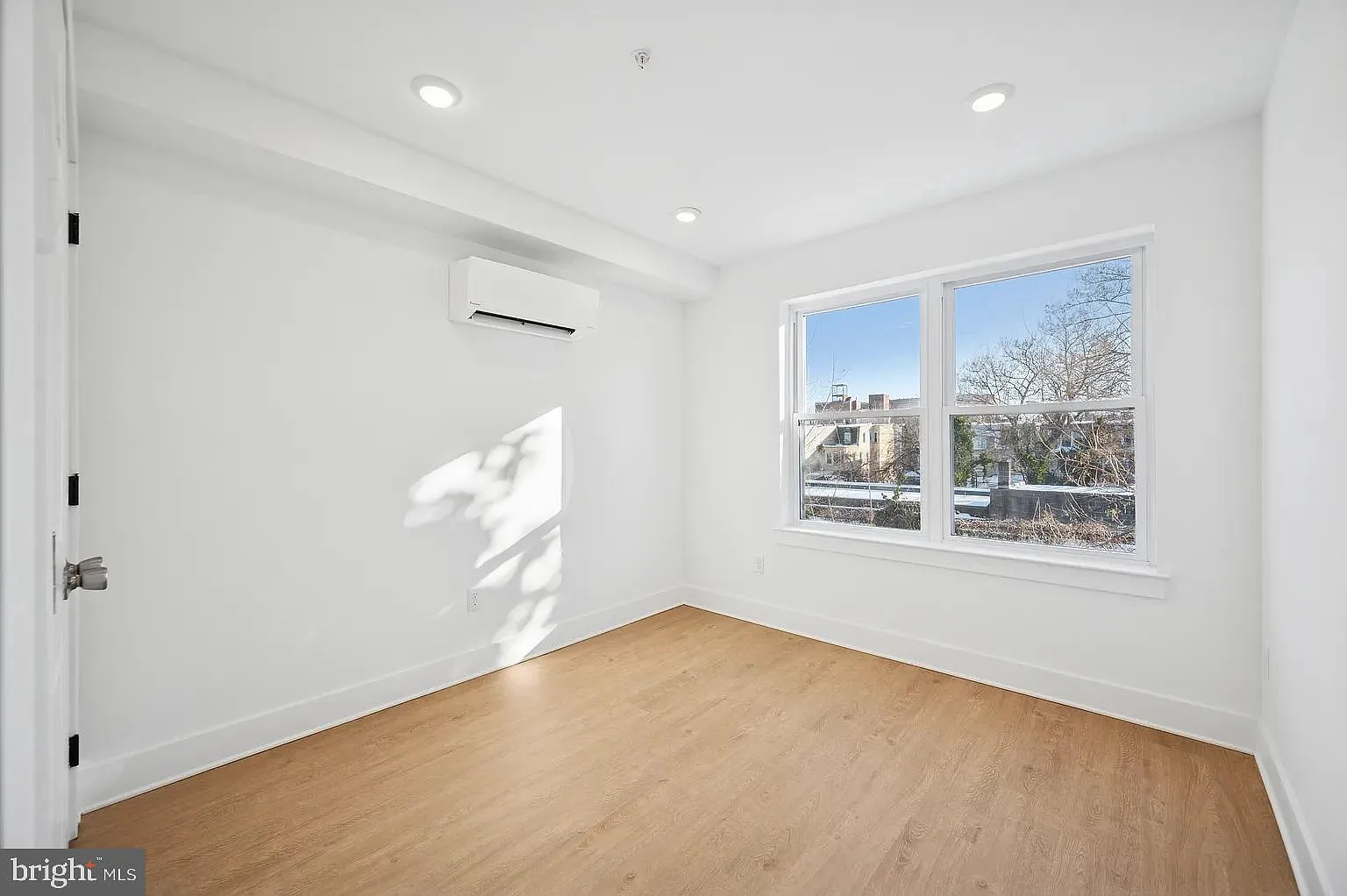 2 bed, 2.0 bath, 1500 sqft, $1,800 — Photo 3